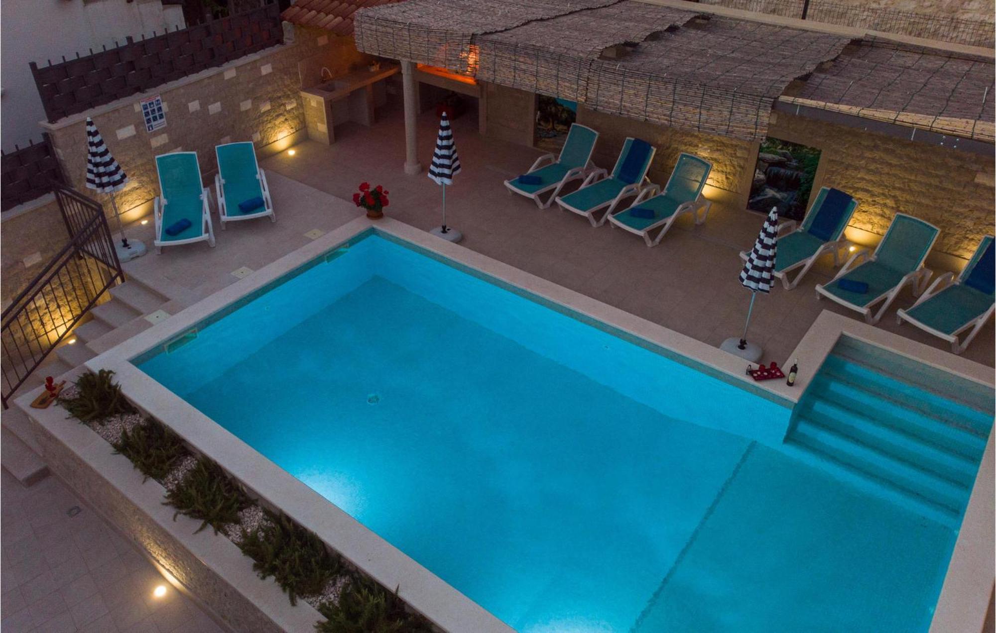 Lovely Home In Klek With House A Panoramic View Esterno foto